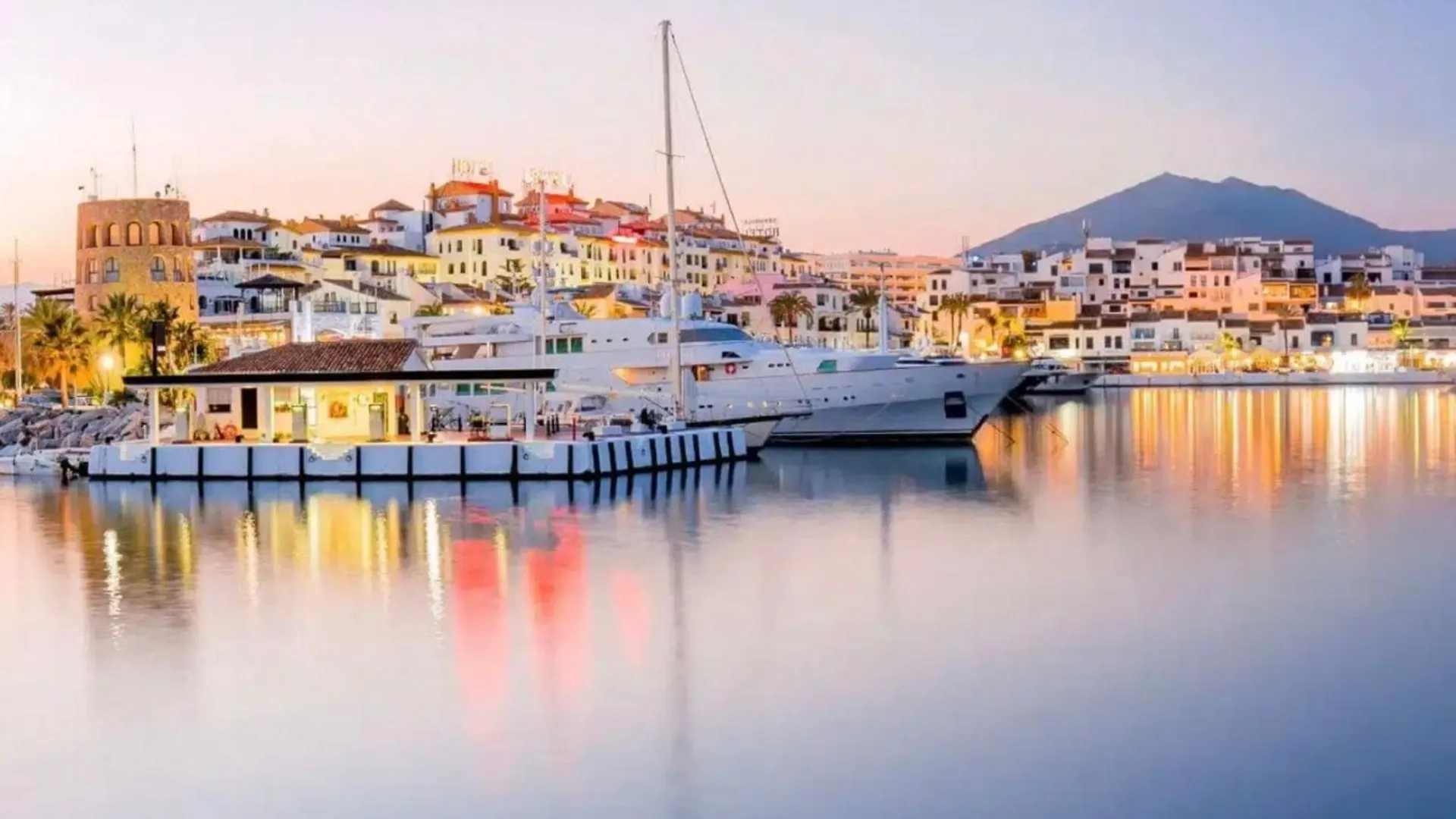 Mijas Costa - Beachside Apartment-C Sitio de Calahonda